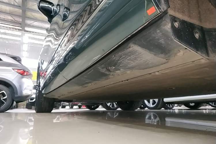 Used XPeng G9 2024 570 Max Left Side Sill