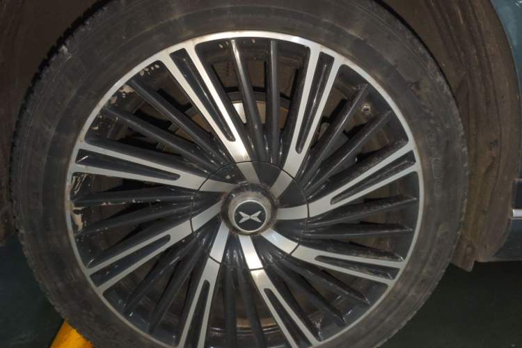 Used XPeng G9 2024 570 Max Right Front Wheel Hub