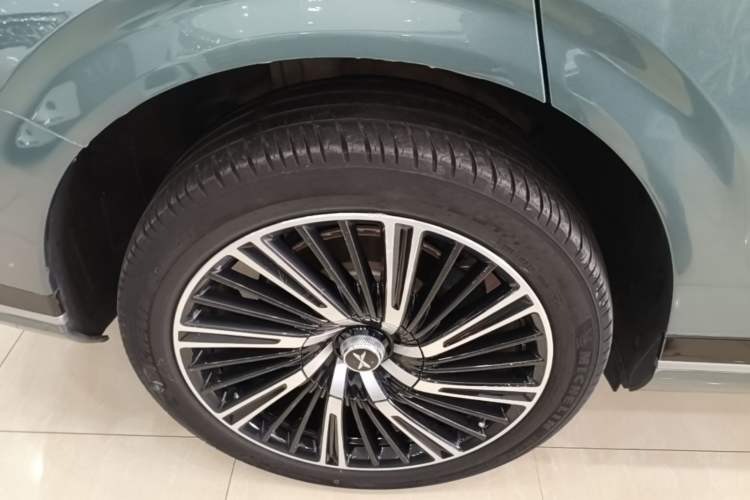 Used XPeng G9 2024 702 Max Right Rear Wheel Hub