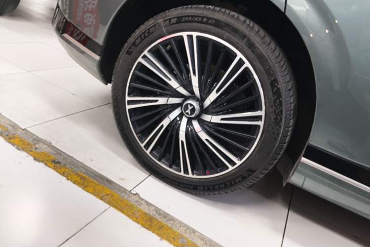 Used XPeng G9 2024 702 Max Right Rear Wheel Hub