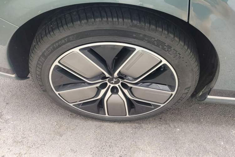 Used XPeng G9 2024 570 Max Right Rear Wheel Hub