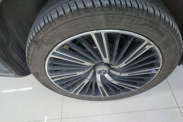 Used XPeng G9 2024 702 Max Right Rear Wheel Hub