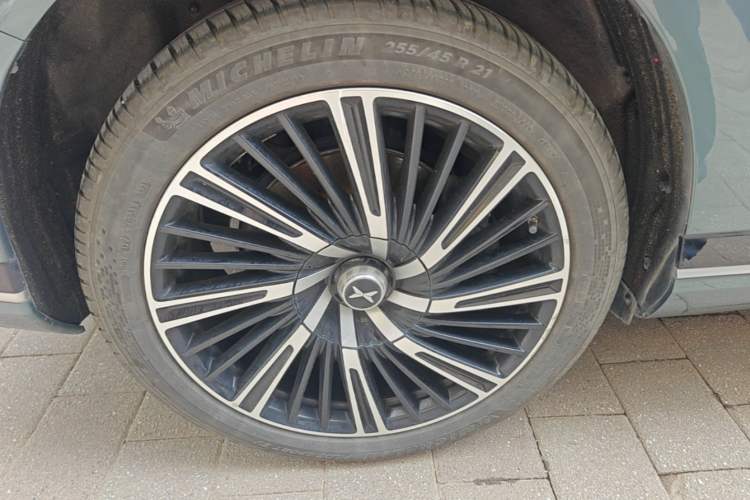 Used XPeng G9 2024 702 Max Right Rear Wheel Hub