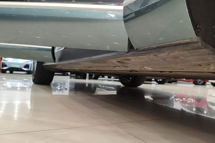 Used XPeng G9 2024 702 Max Right Side Sill