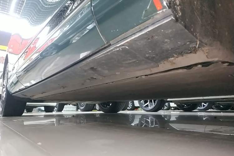 Used XPeng G9 2024 570 Max Right Side Sill