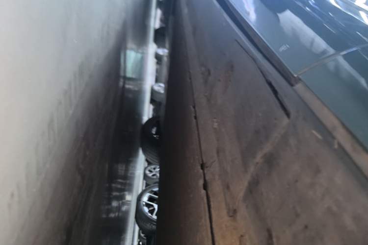 Used XPeng G9 2024 570 Max Right Side Sill