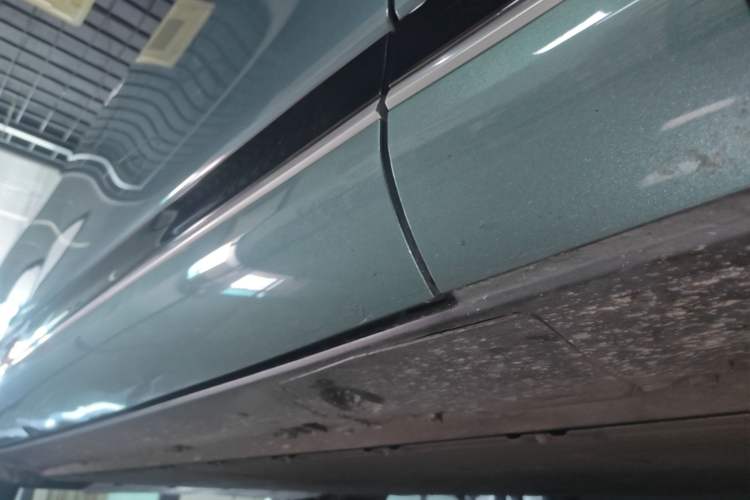 Used XPeng G9 2024 570 Max Right Side Sill