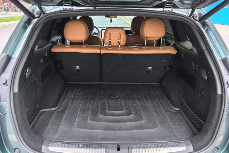 Used XPeng G9 2024 702 Max Trunk