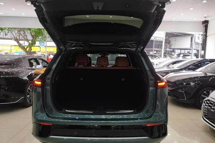 Used XPeng G9 2024 702 Max Trunk