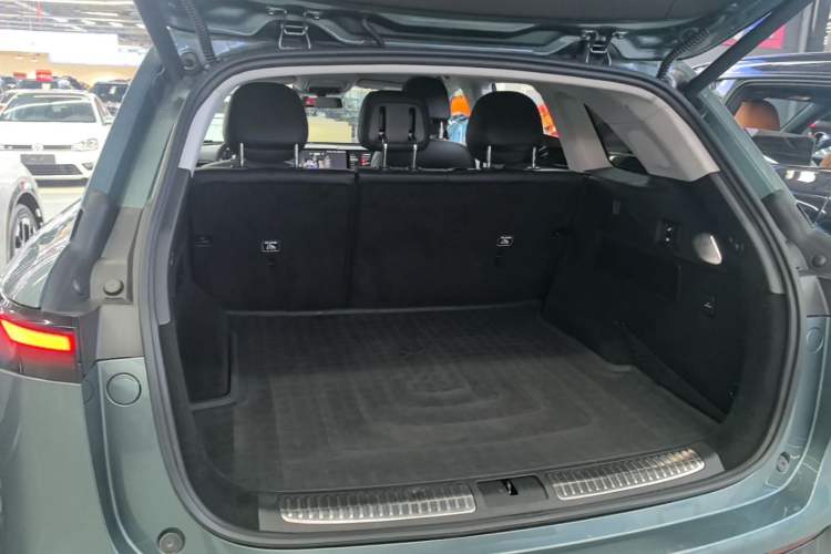 Used XPeng G9 2024 570 Max Trunk