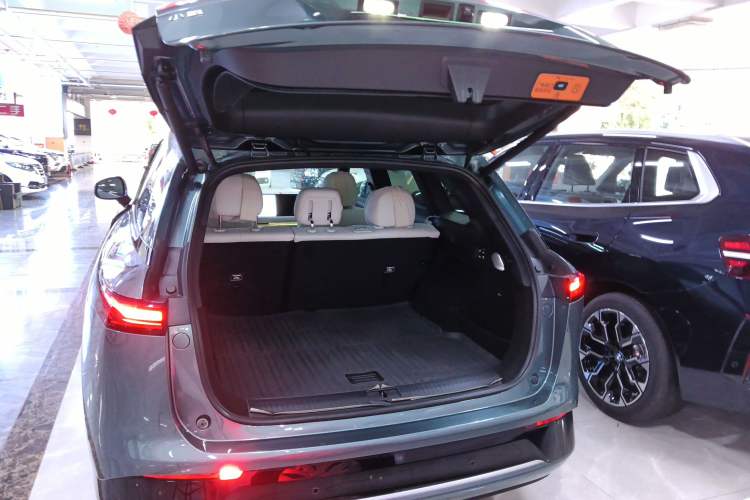 Used XPeng G9 2024 702 Max Trunk