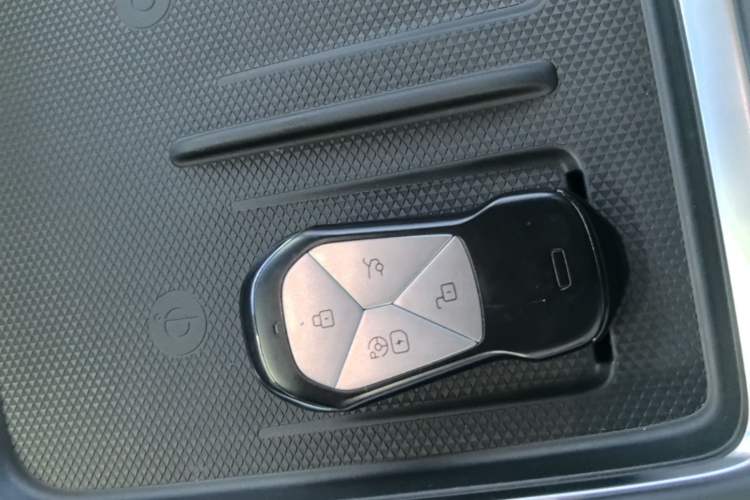 Used XPeng G9 2024 570 Max Vehicle Key