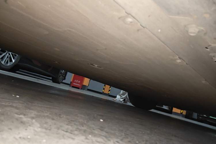 Used XPeng G9 2024 570 Max Chassis Rear Right