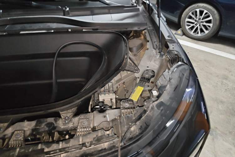 Used XPeng G9 2024 570 Max Engine Bay Left
