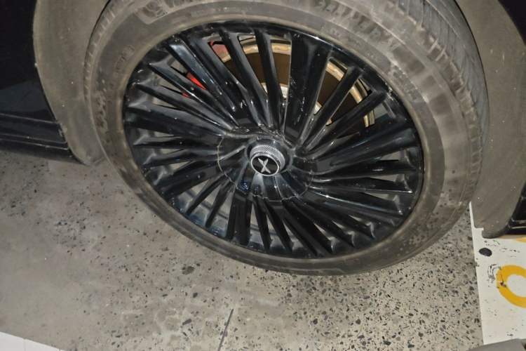 Used XPeng G9 2024 570 Max Right Front Wheel Hub