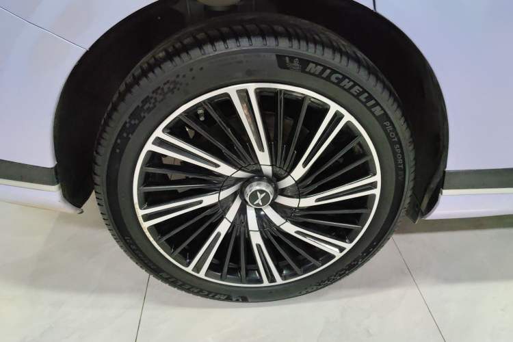 Used XPeng G9 2024 702 Max Right Rear Wheel Hub