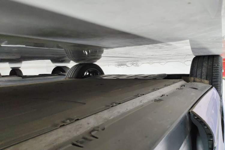 Used XPeng G9 2024 702 Max Right Side Sill