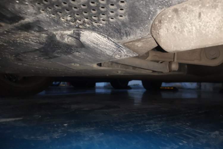 Used XPeng G9 2024 570 Max Chassis Front Left