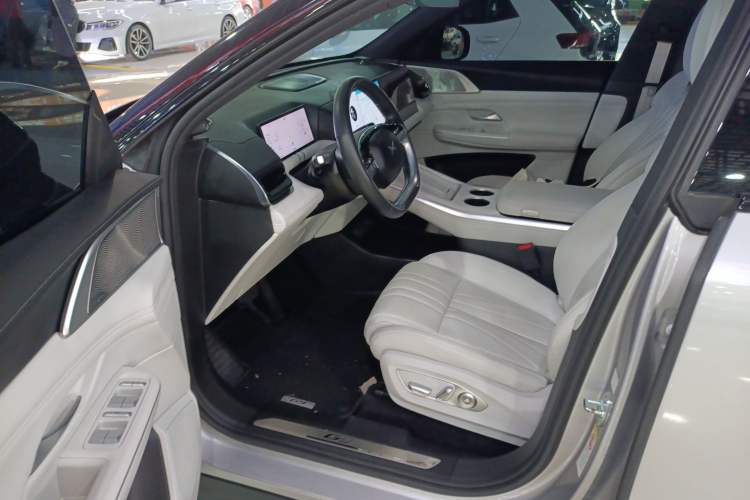 Used XPeng G9 2024 570 Max Driver Seat