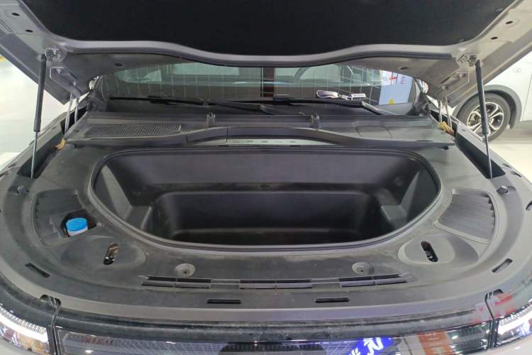 Used XPeng G9 2024 570 Max Engine Bay