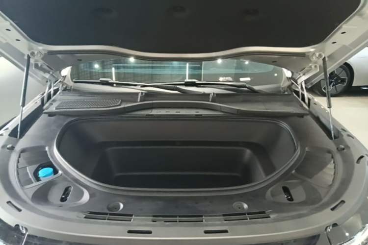 Used XPeng G9 2024 702 Max Engine Bay