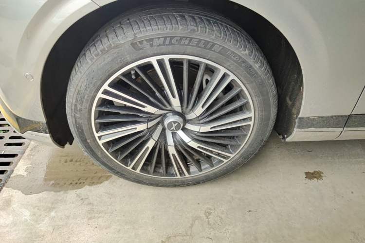 Used XPeng G9 2024 702 Max Left Front Wheel Hub