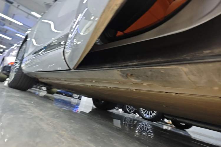 Used XPeng G9 2024 570 Max Left Side Sill