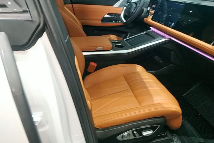 Used XPeng G9 2024 570 Max Right Front Seat