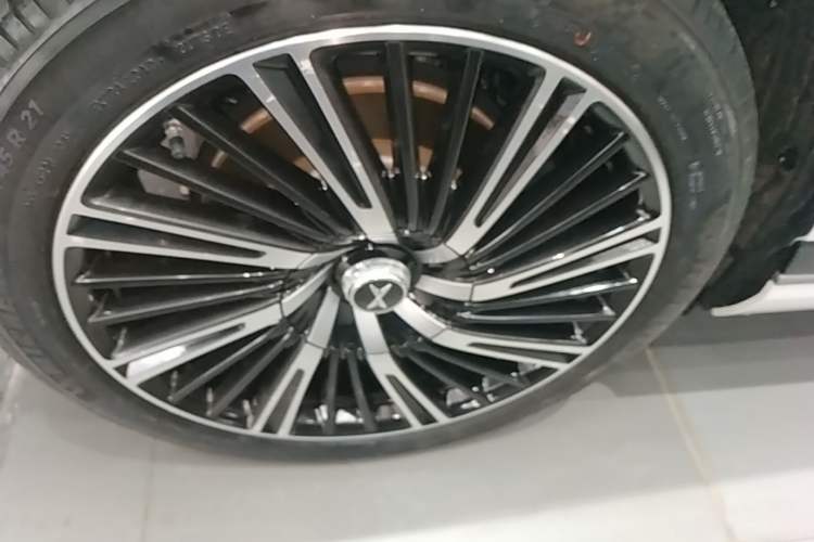 Used XPeng G9 2024 570 Max Right Rear Wheel Hub