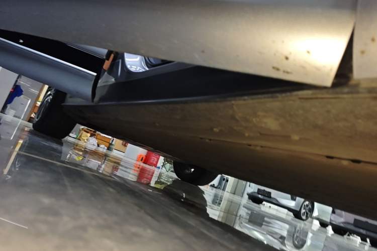 Used XPeng G9 2024 570 Max Right Side Sill