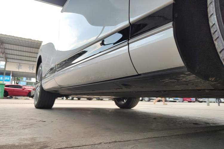 Used XPeng G9 2024 702 Max Right Side Sill