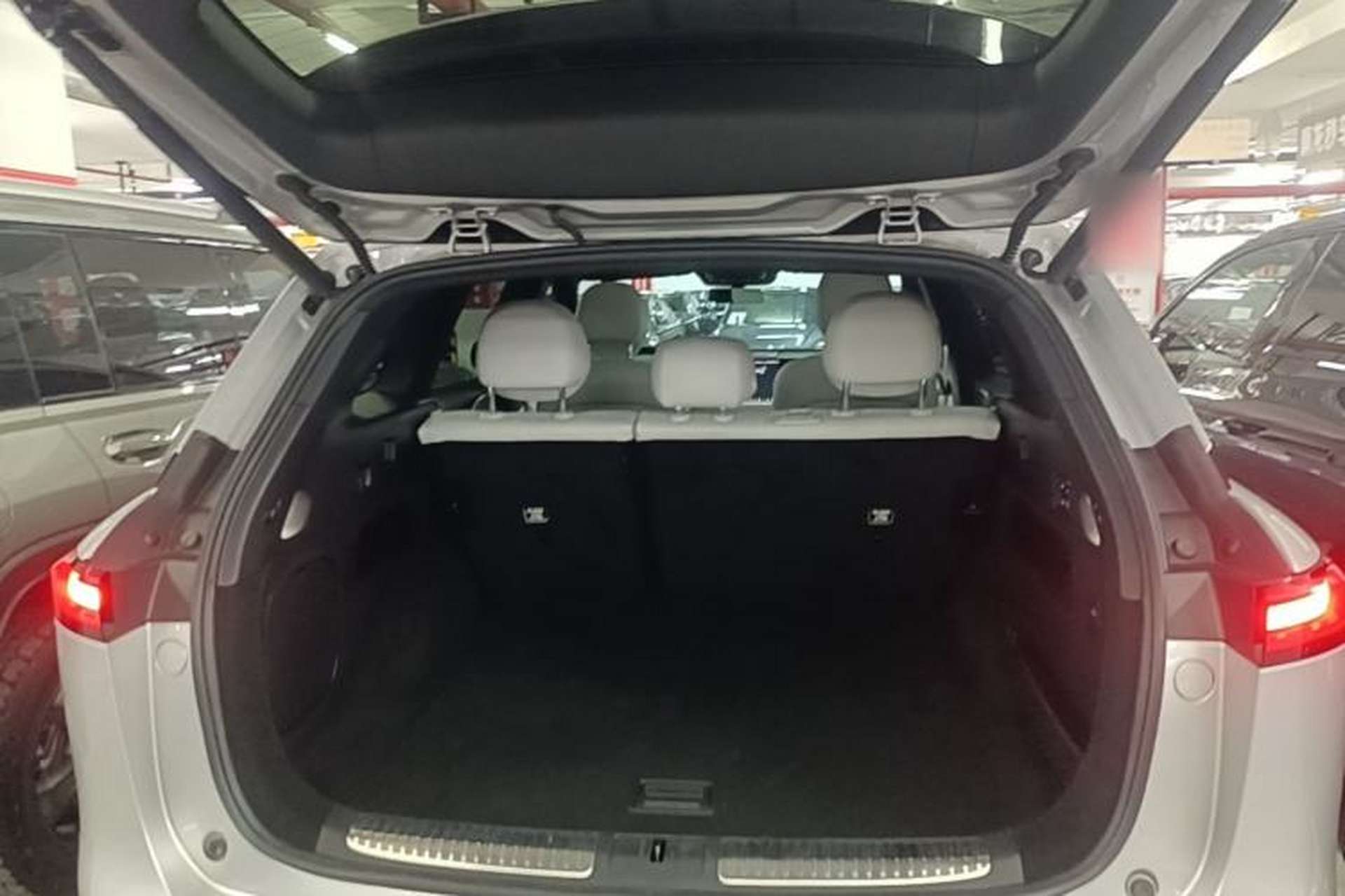 Used XPeng G9 2024 570 Max Trunk