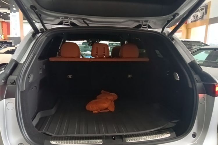 Used XPeng G9 2024 702 Max Trunk