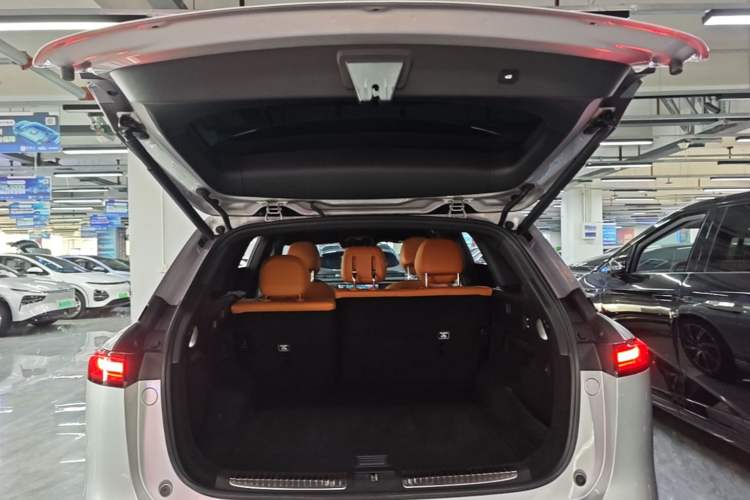 Used XPeng G9 2024 570 Max Trunk