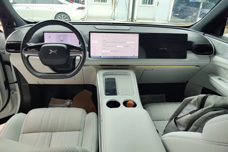 Used XPeng G9 2024 570 Pro Center Console