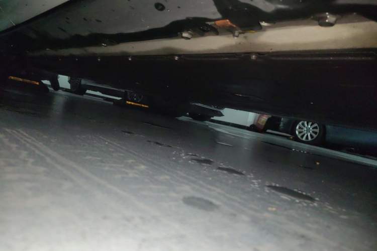 Used XPeng G9 2024 570 Max Chassis Front Right