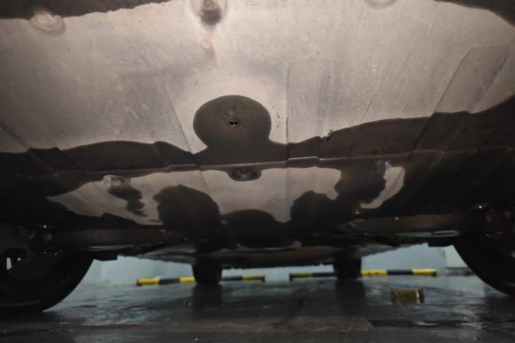 Used XPeng G9 2024 570 Max Chassis Rear