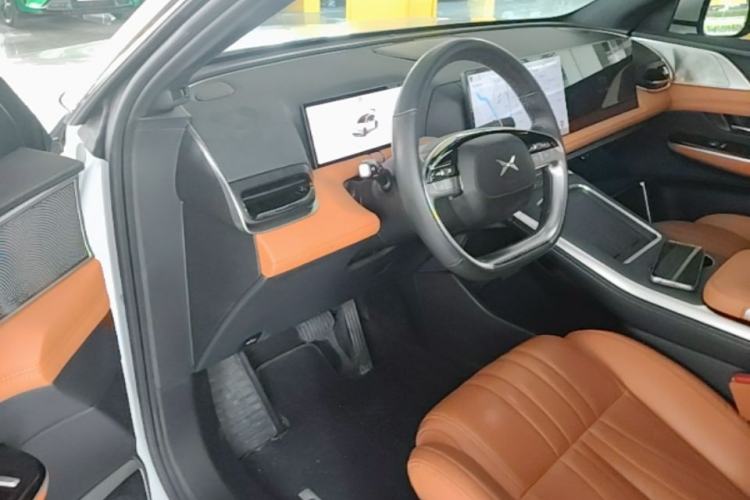 Used XPeng G9 2024 570 Max Driver Seat