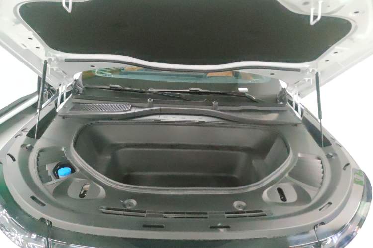 Used XPeng G9 2024 702 Max Engine Bay