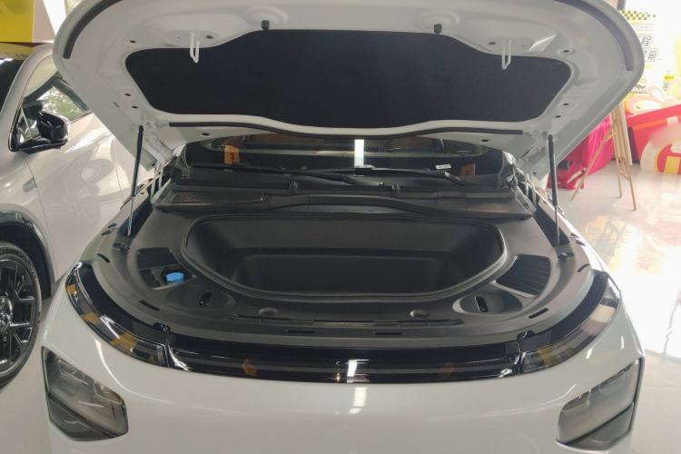 Used XPeng G9 2024 570 Pro Engine Bay
