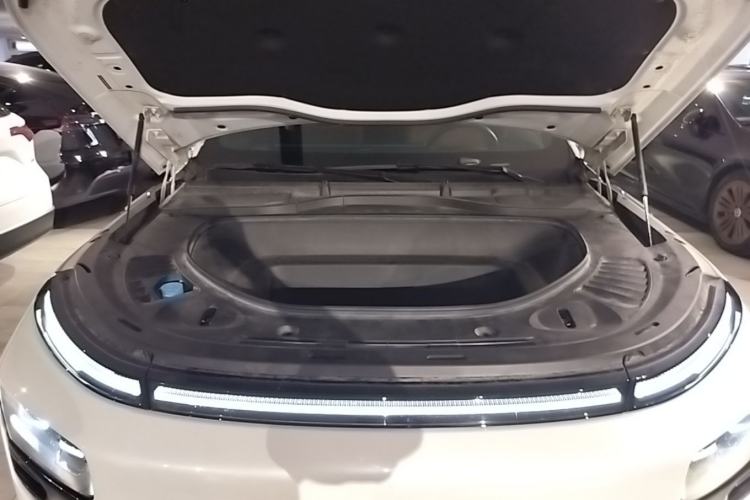 Used XPeng G9 2024 570 Max Engine Bay