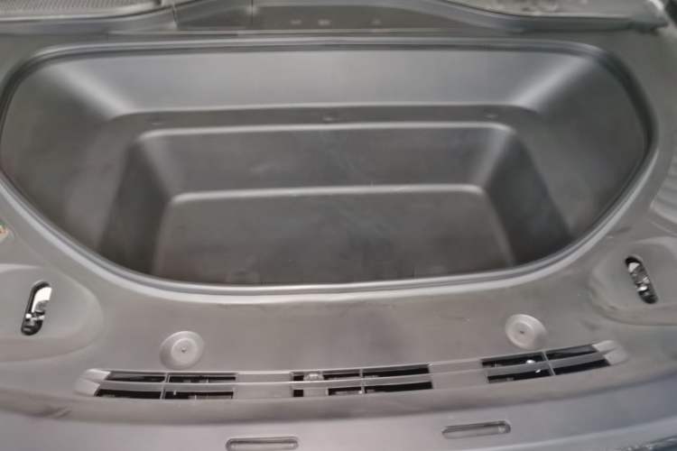 Used XPeng G9 2024 570 Max Engine Bay