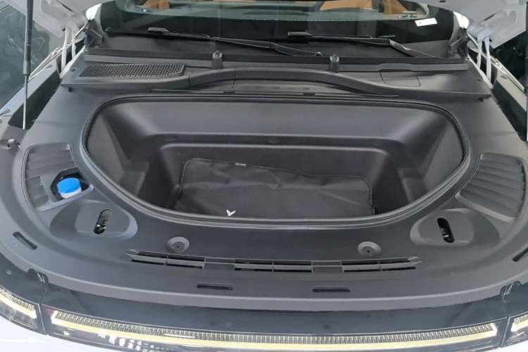Used XPeng G9 2024 702 Pro Engine Bay
