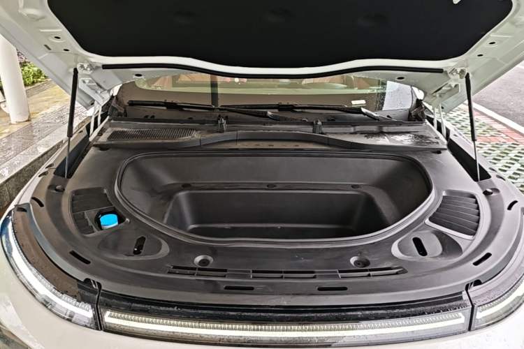 Used XPeng G9 2024 702 Max Engine Bay