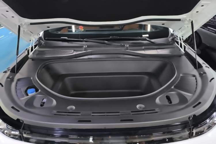 Used XPeng G9 2024 570 Pro Engine Bay