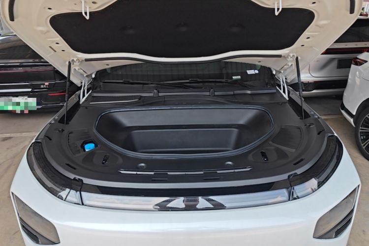 Used XPeng G9 2024 570 Max Engine Bay