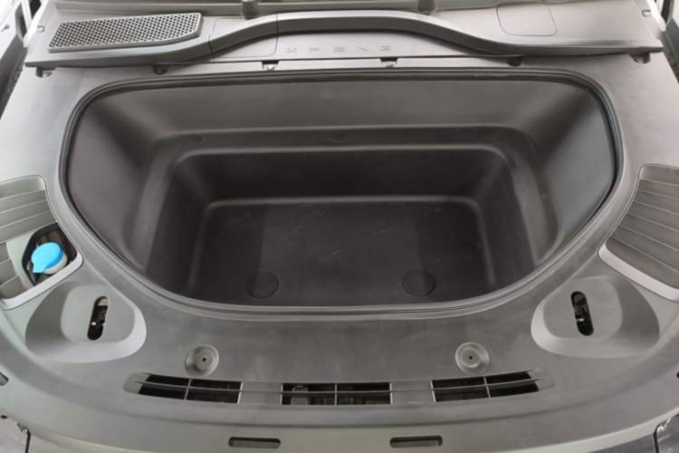 Used XPeng G9 2024 570 Max Engine Bay