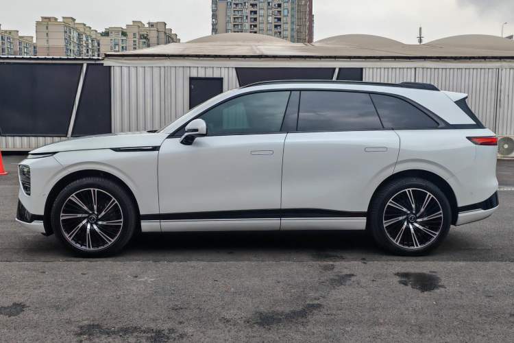 Used XPeng G9 2024 570 Max Exterior 4