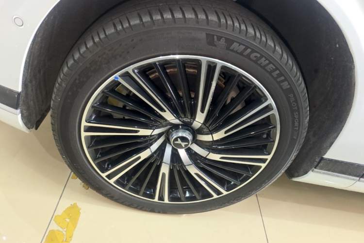 Used XPeng G9 2024 570 Max Exterior 4