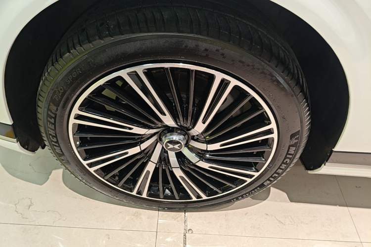 Used XPeng G9 2024 702 Pro Exterior 4